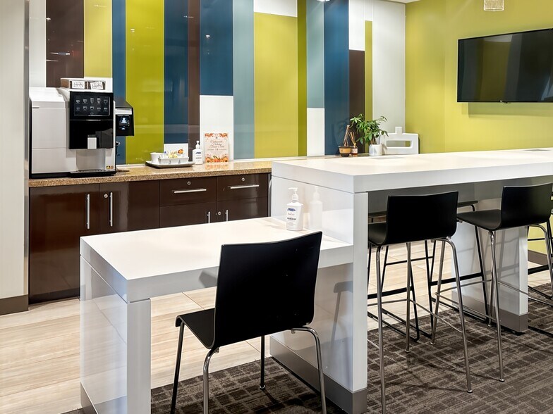 More Photos Of 6 Centerpointe Dr, La Palma Coworking Space