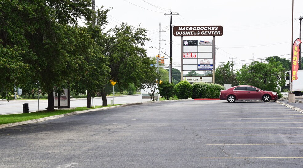 More Photos Of 10801-10817 Nacogdoches Rd, San Antonio Showroom For Lease