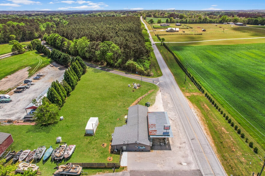 More Photos Of 2550 Parks Mill Rd, Buckhead Morgan Service Station For Sale