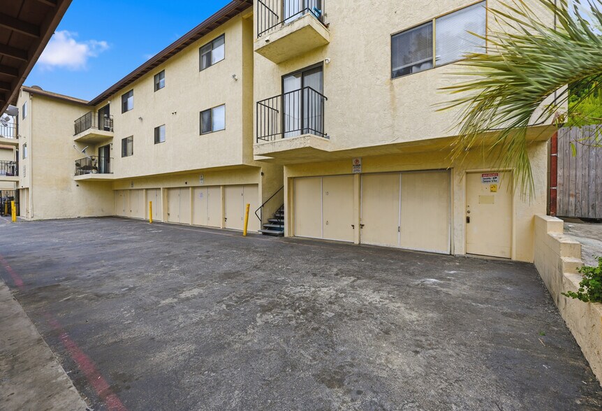 More Photos Of 2036 Canyon Dr, Oceanside Apartments For Sale