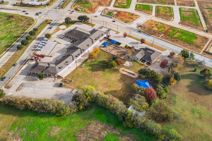 More Photos Of 1751 N Walnut Creek Dr, Mansfield Schools For Sale