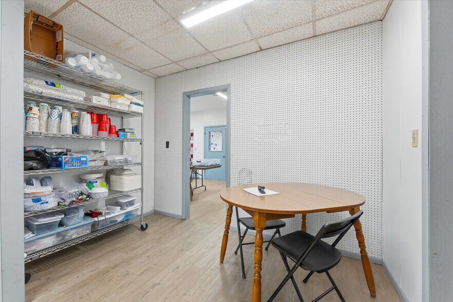 More Photos Of 102 4th St, Terra Alta Light Distribution For Sale