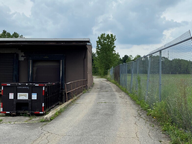 More Photos Of 3232 Allegheny Ave, Columbus Warehouse For Sale