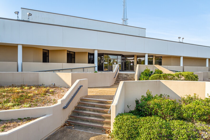 More Photos Of 3455 Hwy 80 W, Jackson Light Distribution For Lease