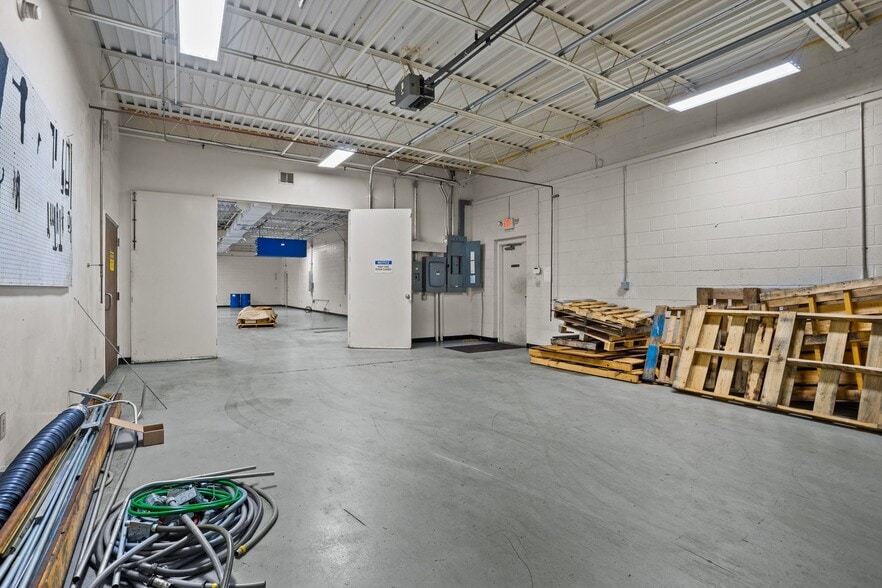 More Photos Of 157 Industrial Dr, King Warehouse For Lease