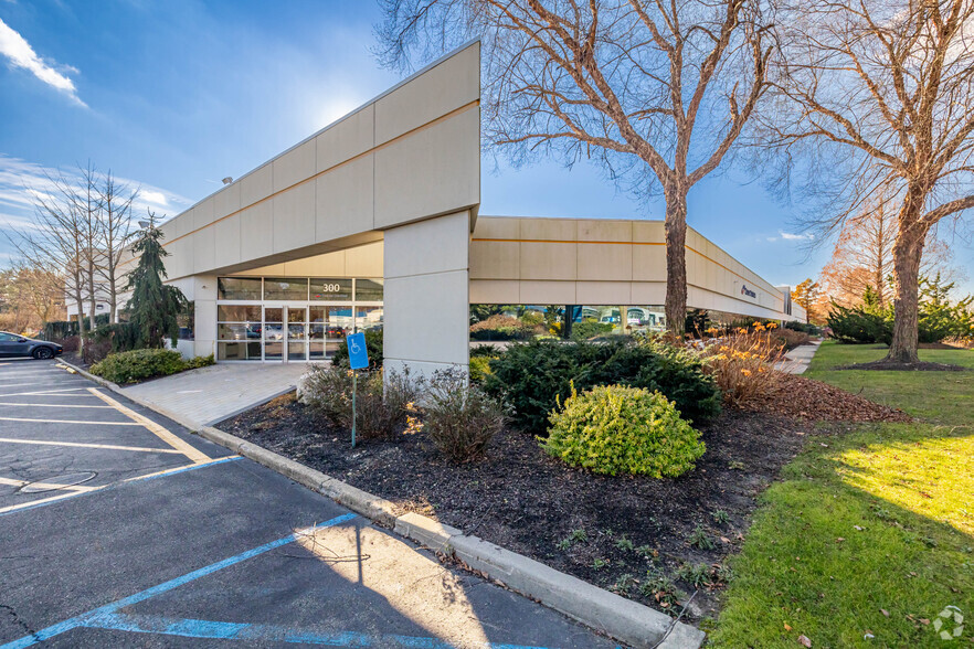 Primary Photo Of 300-360 Crossways Park Dr, Woodbury Office For Lease