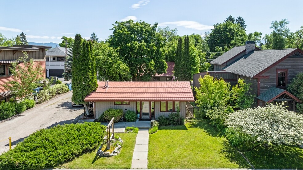 More Photos Of 327 Spokane Ave, Whitefish Flex For Sale