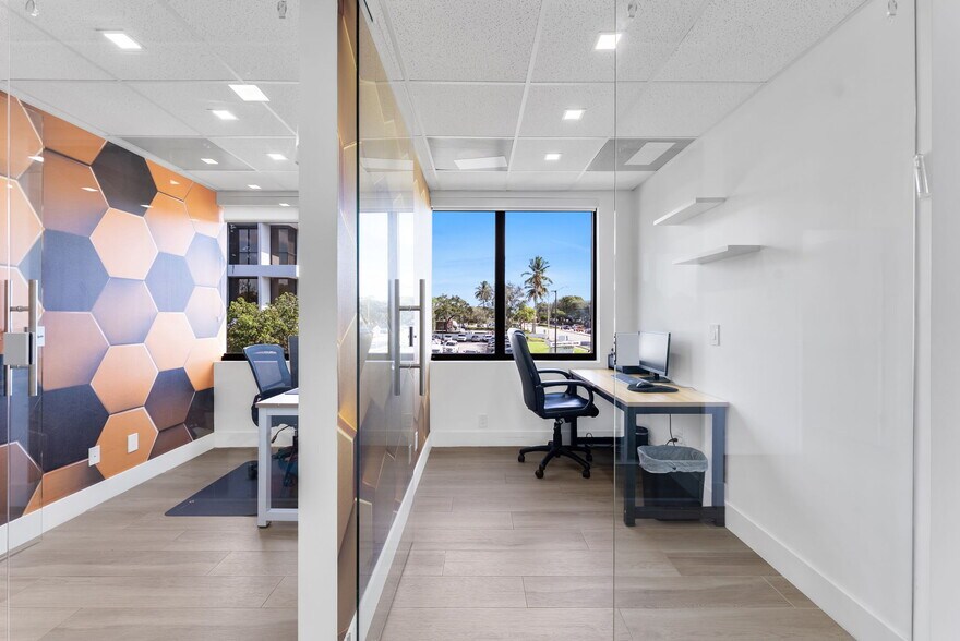 More Photos Of 3595 Sheridan St, Hollywood Coworking Space