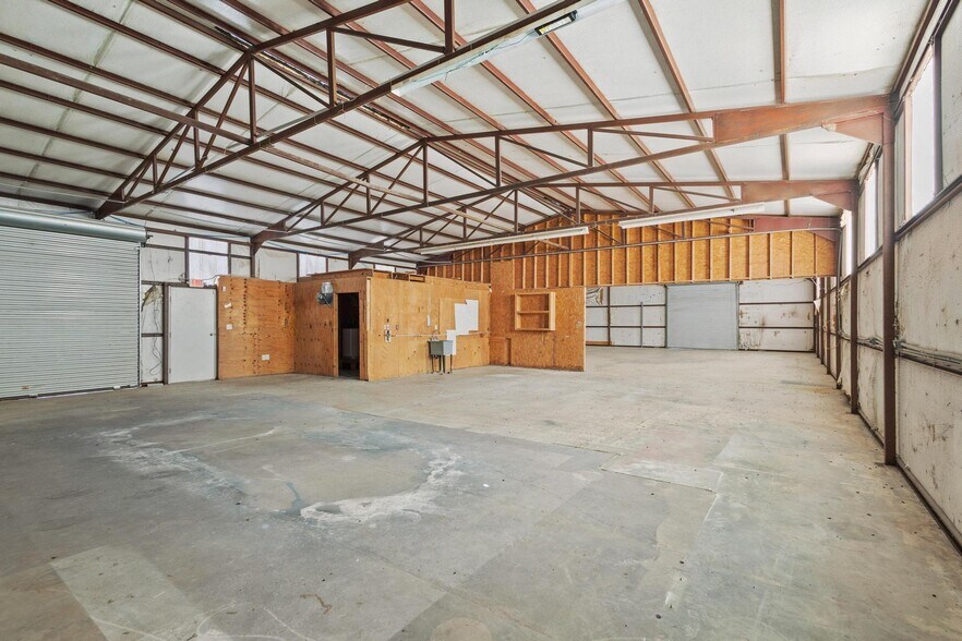 More Photos Of 11416 Hames, Pilot Point Industrial For Lease