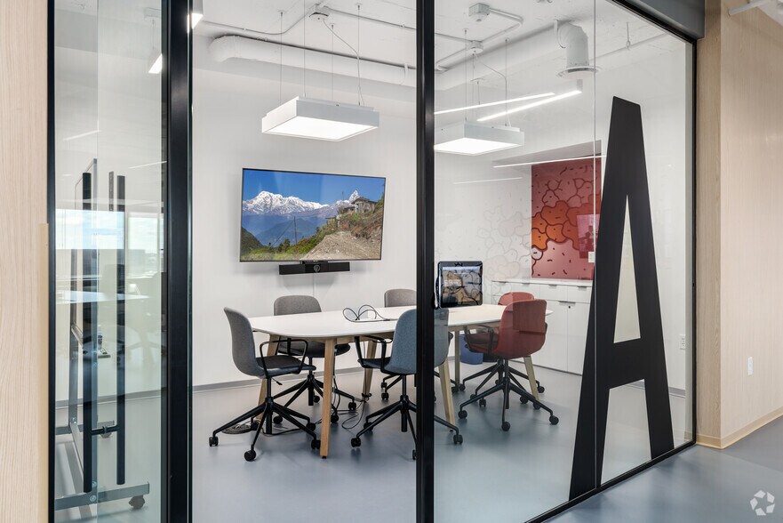 More Photos Of 1550 Crystal Dr, Arlington Office For Lease