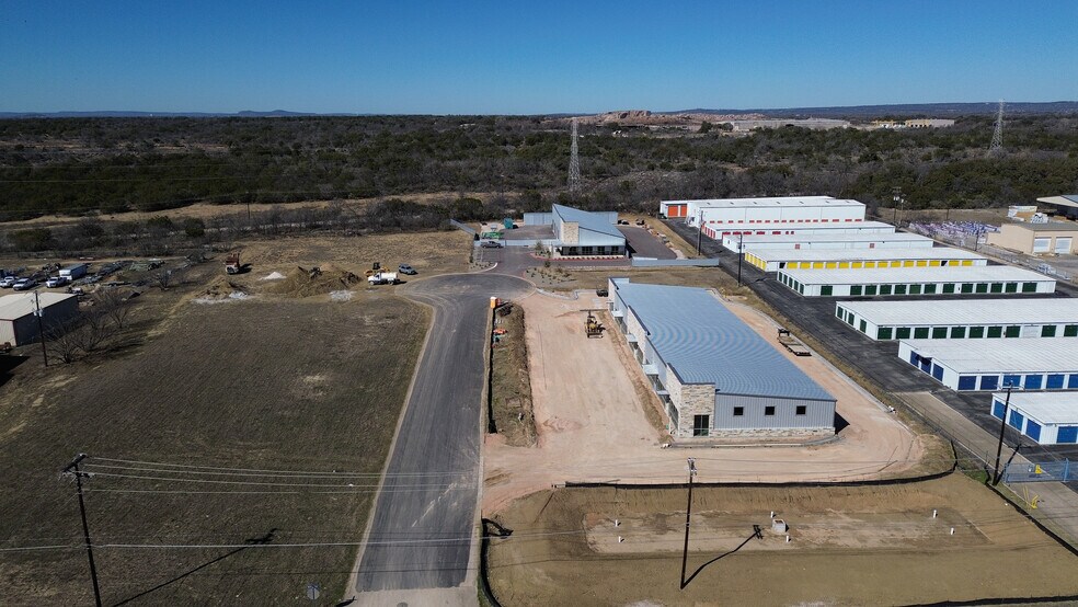 More Photos Of 2205 Warehouse Cir, Marble Falls Flex For Lease