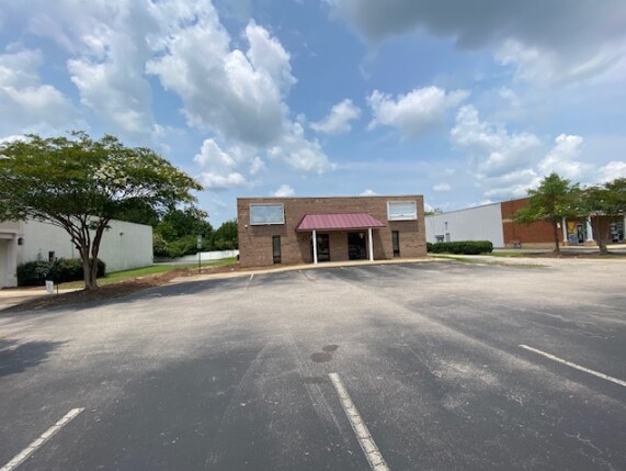 More Photos Of 3517 Airport Blvd NW, Wilson Flex For Lease
