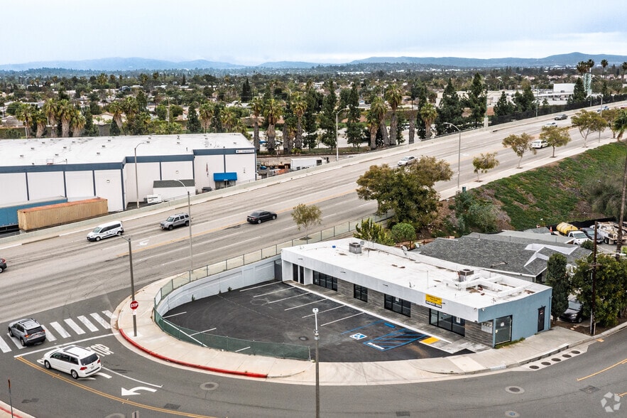 More Photos Of 2329-2335 W Sequoia Ave, Anaheim Storefront Retail Office For Lease