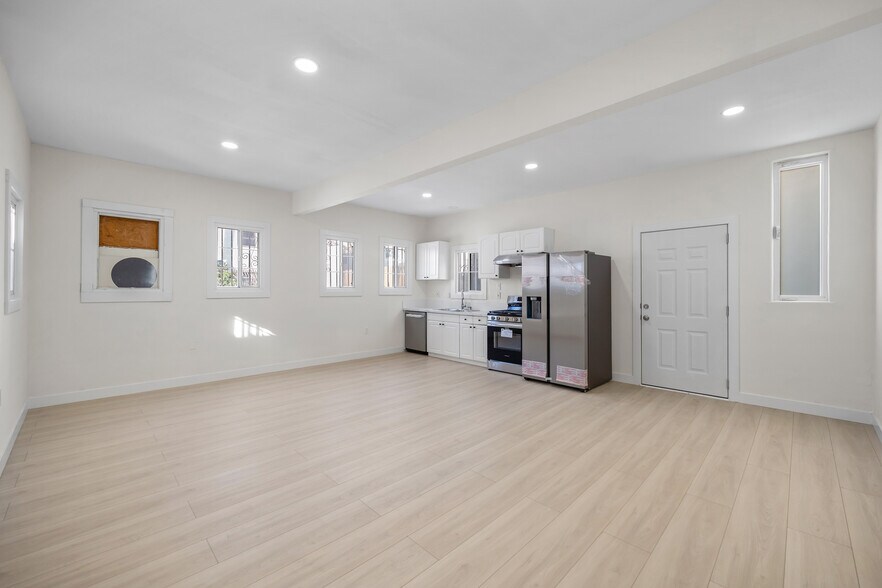 More Photos Of 2823 W 8th St, Los Angeles Office For Lease