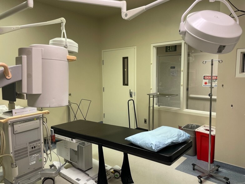 More Photos Of 400 E Orangeburg Ave, Modesto Medical For Sale