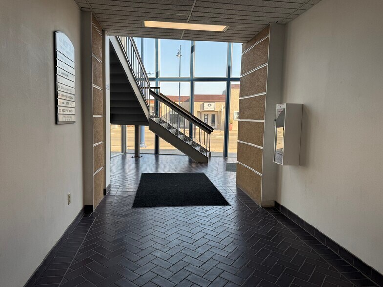 More Photos Of 146 N Lake St, Forest Lake Medical For Lease