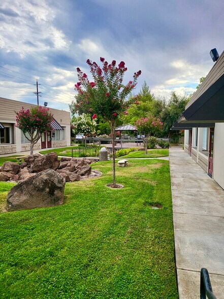 More Photos Of 8300 Fair Oaks Blvd, Carmichael Office For Sale