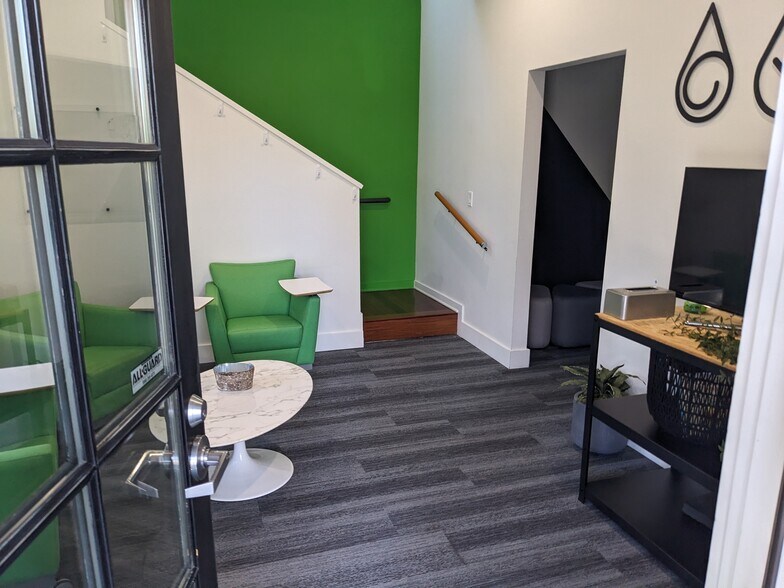 More Photos Of 77 Front St, Danville Medical For Lease