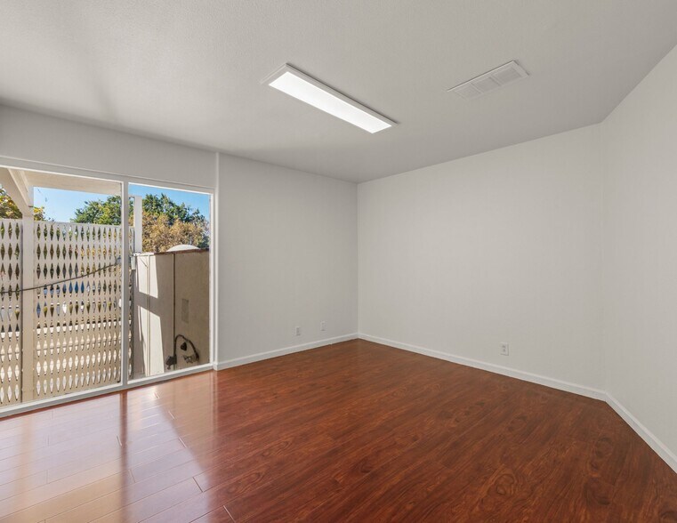 More Photos Of 556 N 1st St, San Jose Medical For Sale