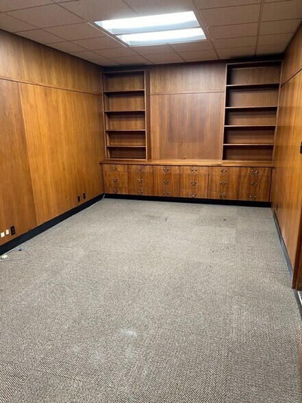 More Photos Of 604 Washington Ave, Greenville Office For Sale
