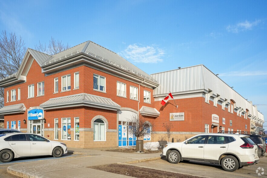 Primary Photo Of 334 Rte 138, Saint-augustin-de-desmaures Medical For Lease
