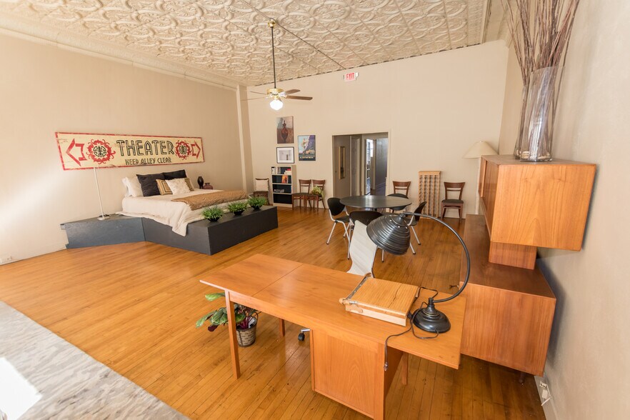 More Photos Of 35 Main St, Bisbee Restaurant For Sale