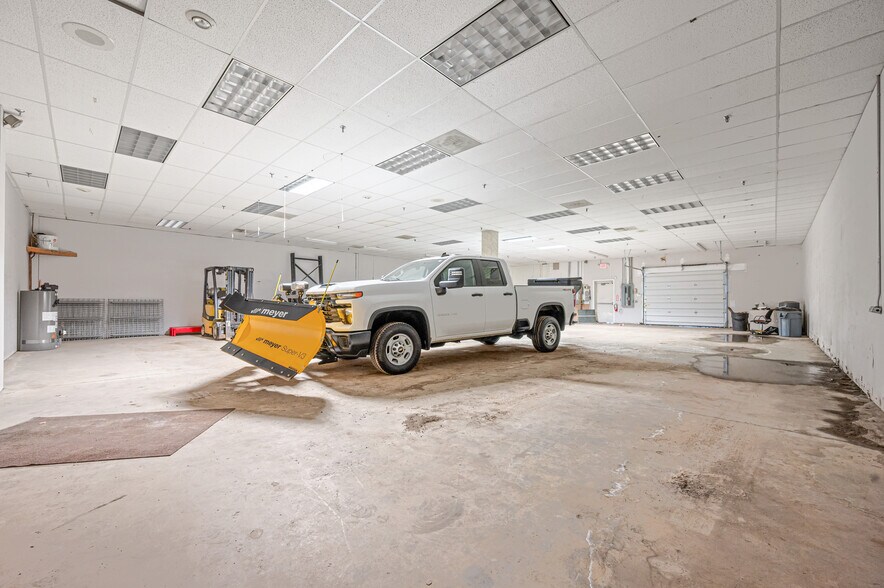 More Photos Of 1508-1574 N Mitchell St, Cadillac General Retail For Sale