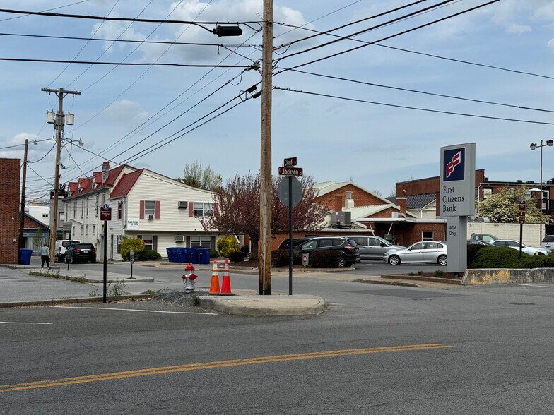 More Photos Of 305-307 E Main St, Front Royal Office For Sale