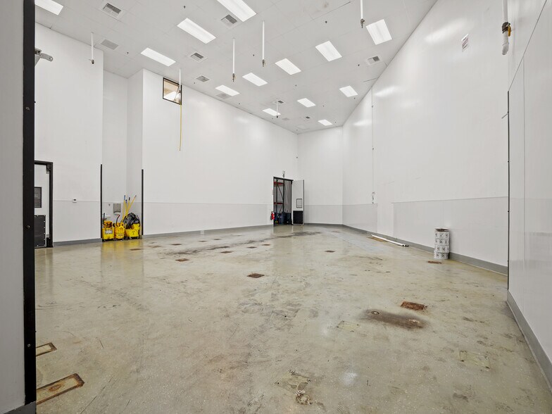 More Photos Of 1950 Walker St, La Verne Distribution For Sale