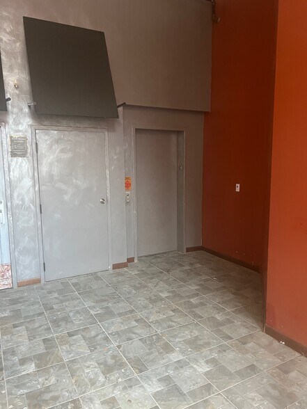 More Photos Of 418-420 E State St, Rockford Storefront For Sale