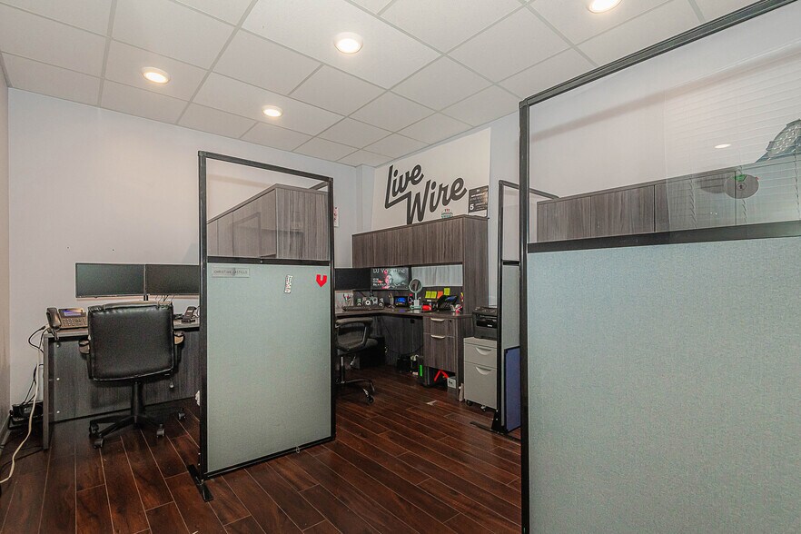 More Photos Of 3650 Coral Ridge Dr, Coral Springs Light Manufacturing For Sale