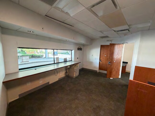 More Photos Of 1640 W Fullerton Ave, Chicago Bank For Sale