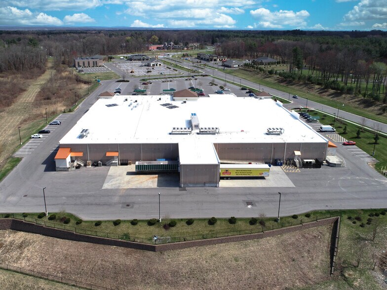 More Photos Of 41 Vista Blvd, Slingerlands Supermarket For Lease