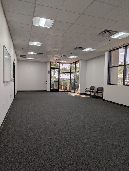 More Photos Of 9153 E Bell Rd, Scottsdale Medical For Lease