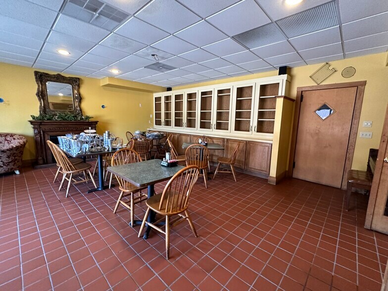More Photos Of 194 Main St, Amesbury Restaurant For Sale