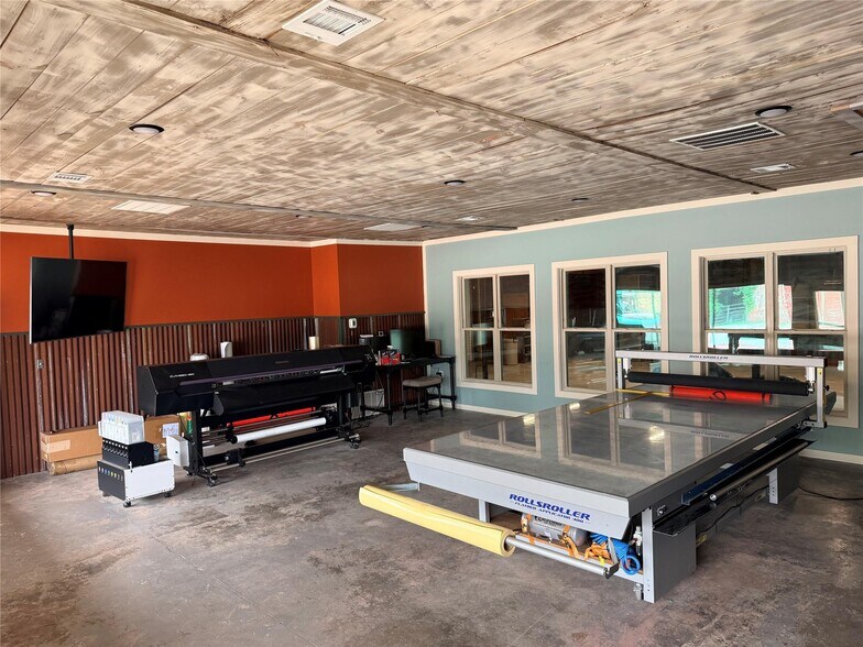 More Photos Of 1309 Conrad Hilton Blvd, Cisco Auto Repair For Sale