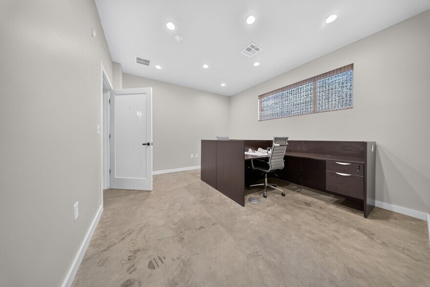 More Photos Of 3326 E 27th Pl S, Tulsa Office For Lease