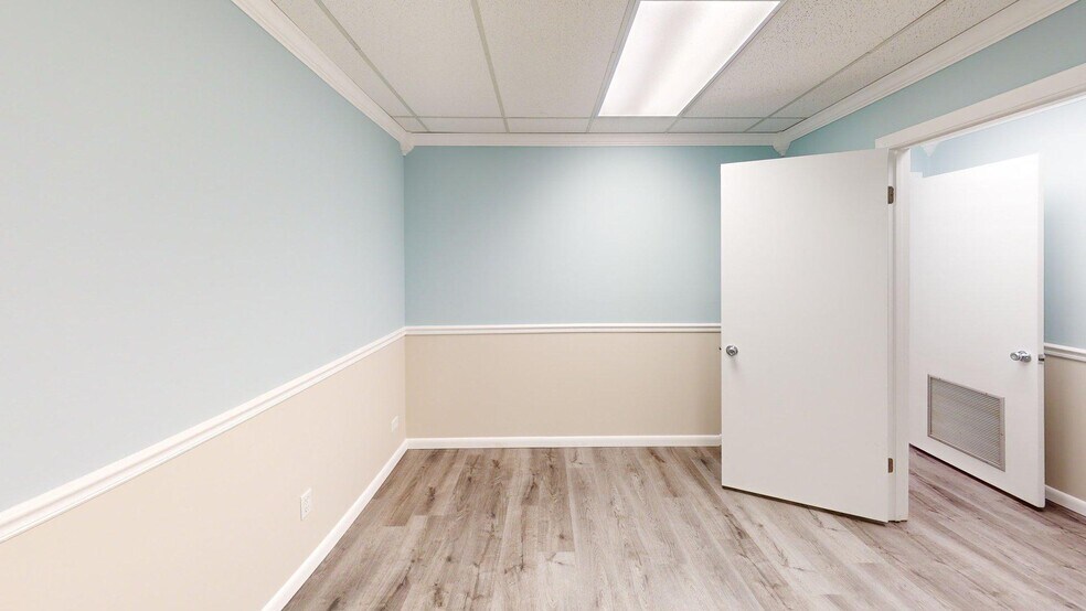 More Photos Of 565 Harrison Ave, Panama City Office For Lease