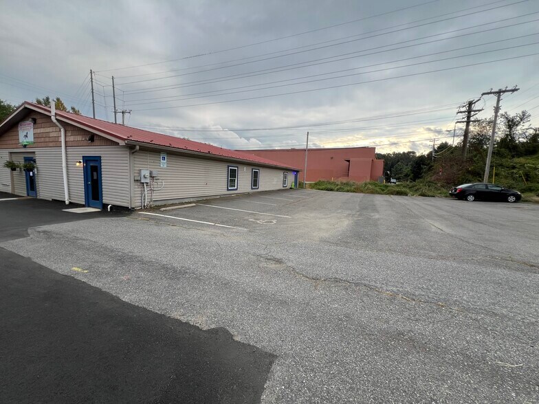 More Photos Of 199 Jefferson Rd, Boone Daycare Center For Lease