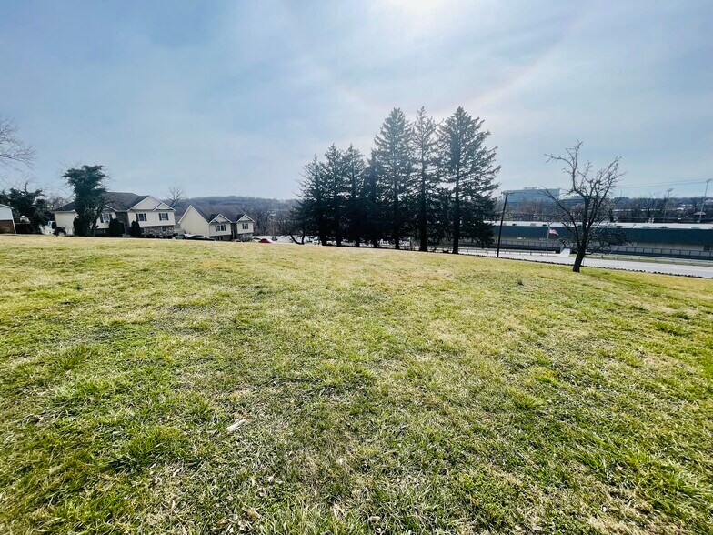 More Photos Of 6334 Dogwood Rd, Baltimore Office For Sale