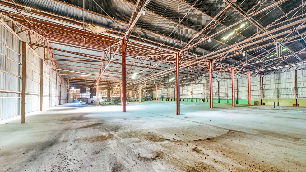 More Photos Of 421 Schweikhardt St, Houston Industrial For Sale