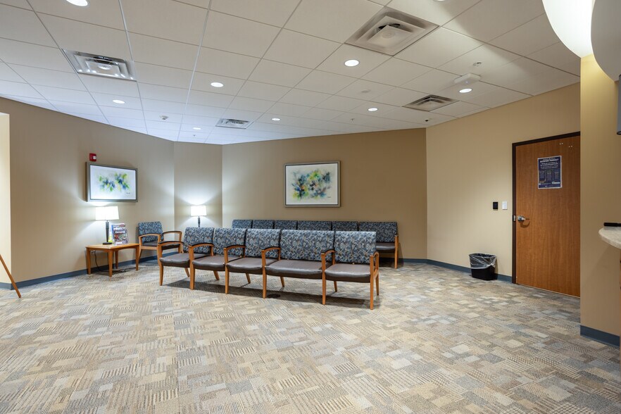 More Photos Of 6555 Quince Rd, Memphis Medical For Sale