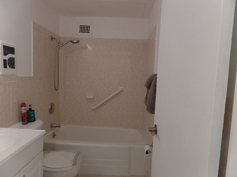 More Photos Of 2834 Atlantic Ave, Atlantic City Apartments For Sale