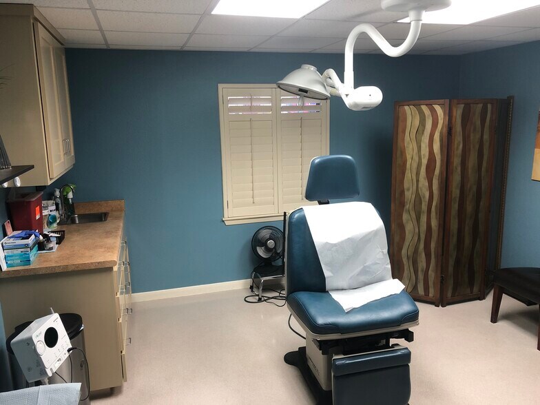 More Photos Of 493 S Seguin Ave, New Braunfels Medical For Lease