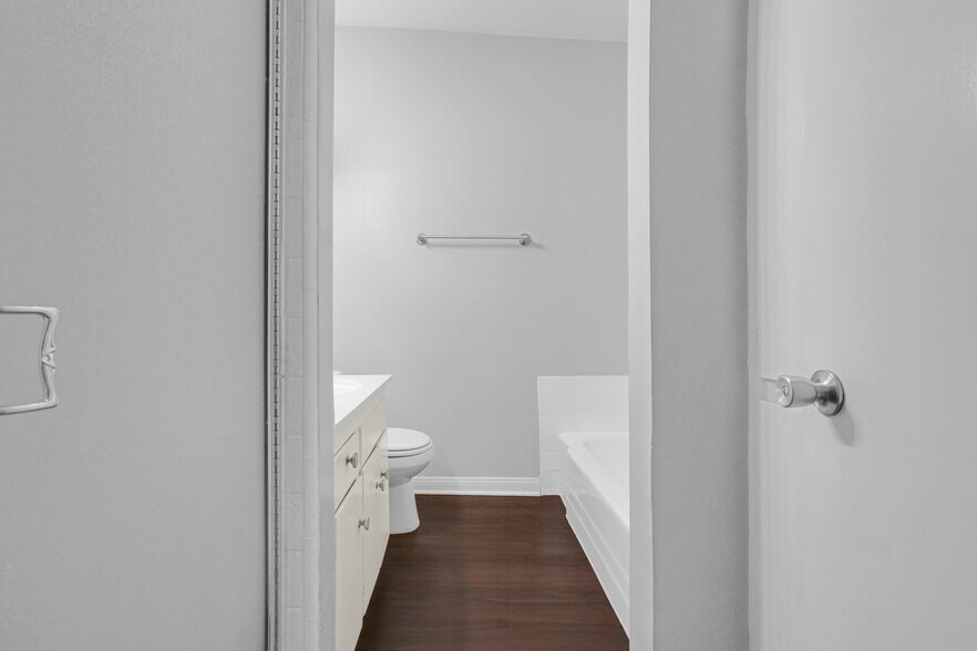 More Photos Of 11943 Kiowa Ave, Los Angeles Apartments For Sale