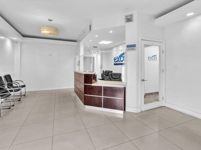 More Photos Of 13930-13936 NW 7th Ave, Miami Medical For Lease