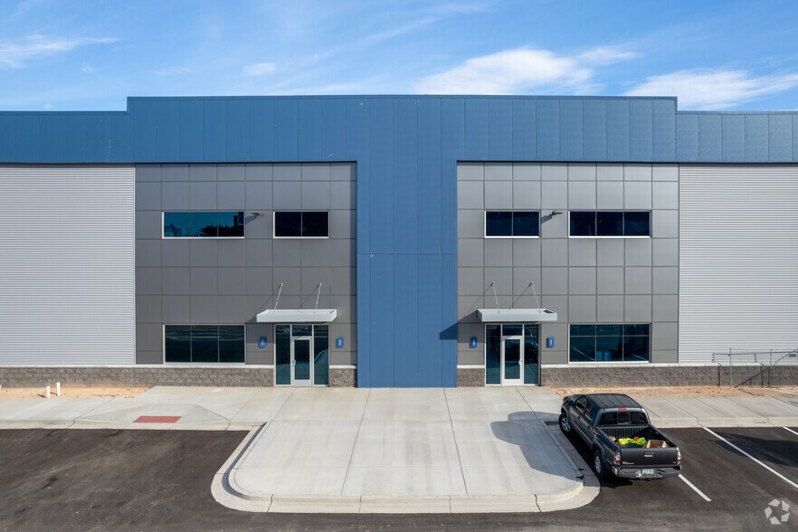 More Photos Of 4454 E Mallory Cir, Mesa Airplane Hangar For Lease