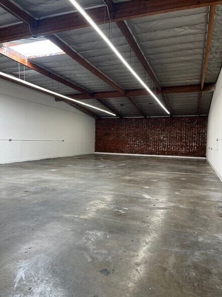 More Photos Of 1420 W Rosecrans Ave, Gardena Service For Lease
