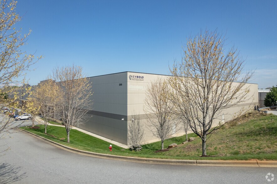 More Photos Of 200 Ben Hamby Dr, Greenville Warehouse For Lease