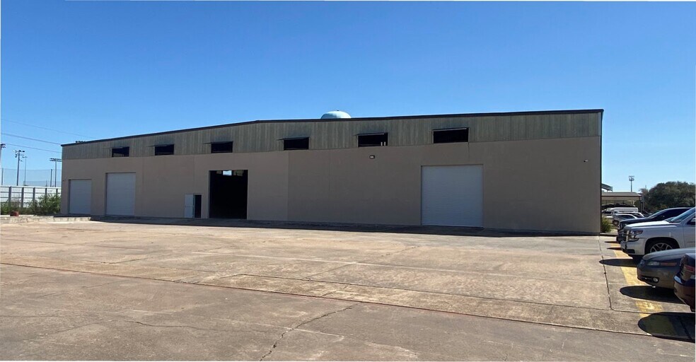 More Photos Of 10422 W Gulf Bank Rd, Houston Distribution For Lease